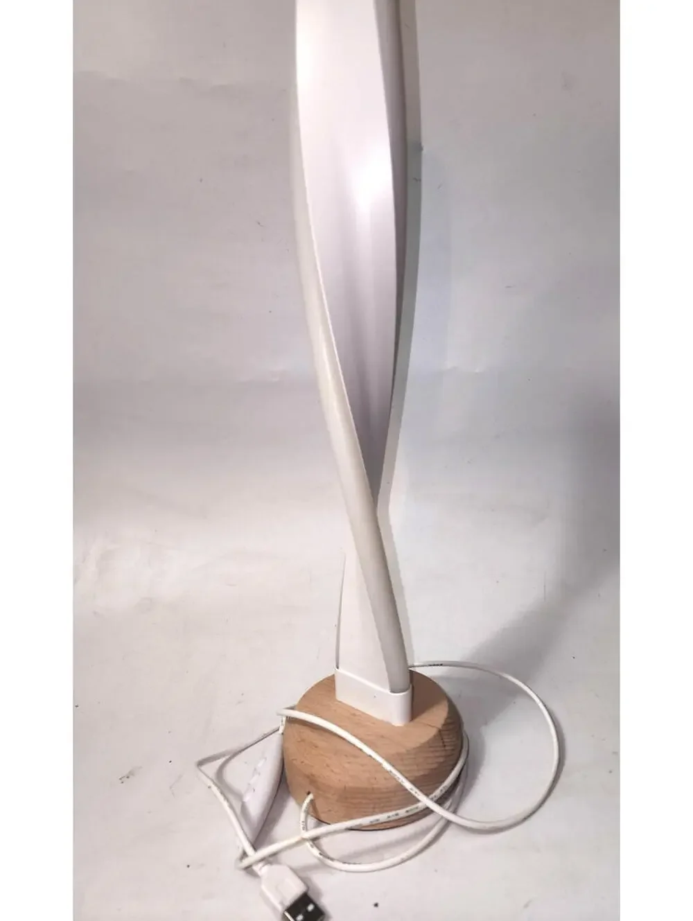 Lonrisway Light Color Changing 5W 5V LED USB Table Lamp
